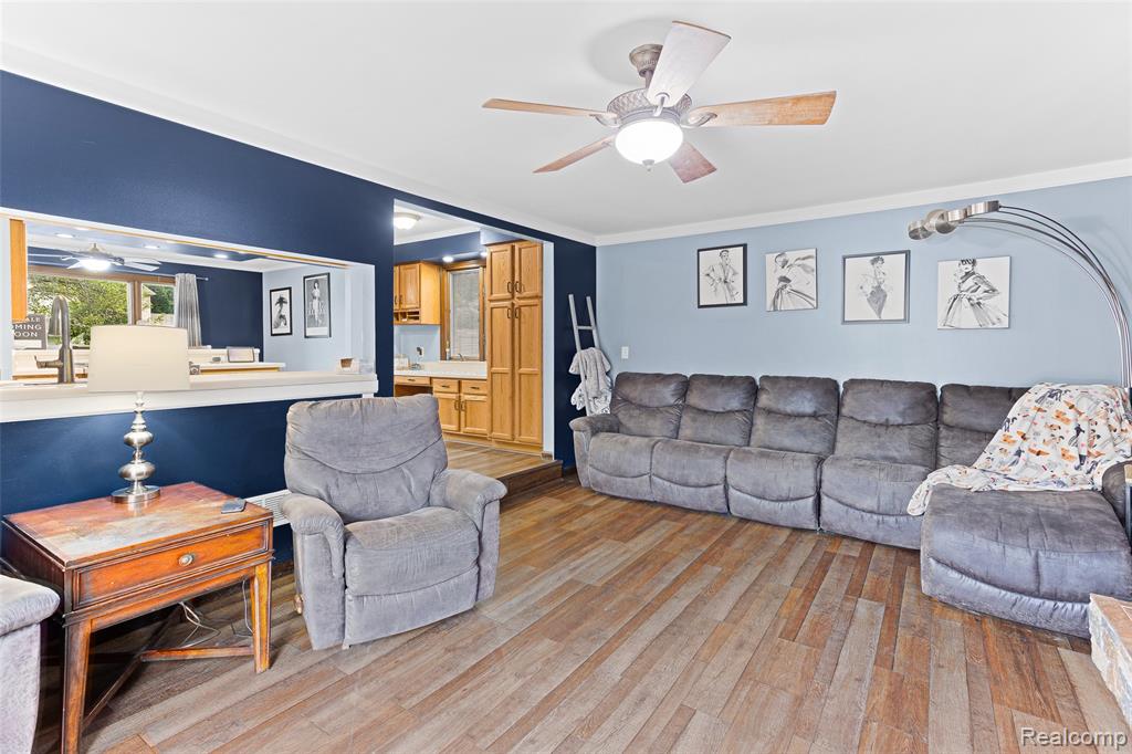 21849 E Chipmunk Trail, Woodhaven, MI 48183 — Photo 24