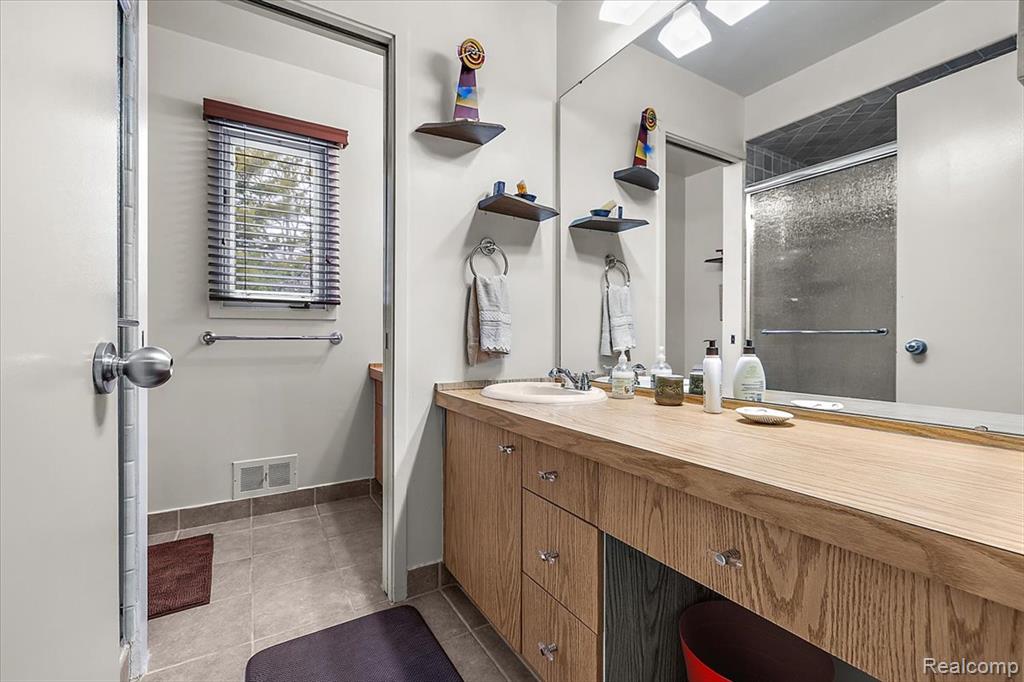 4539 Middleton Court, West Bloomfield, MI, 48323