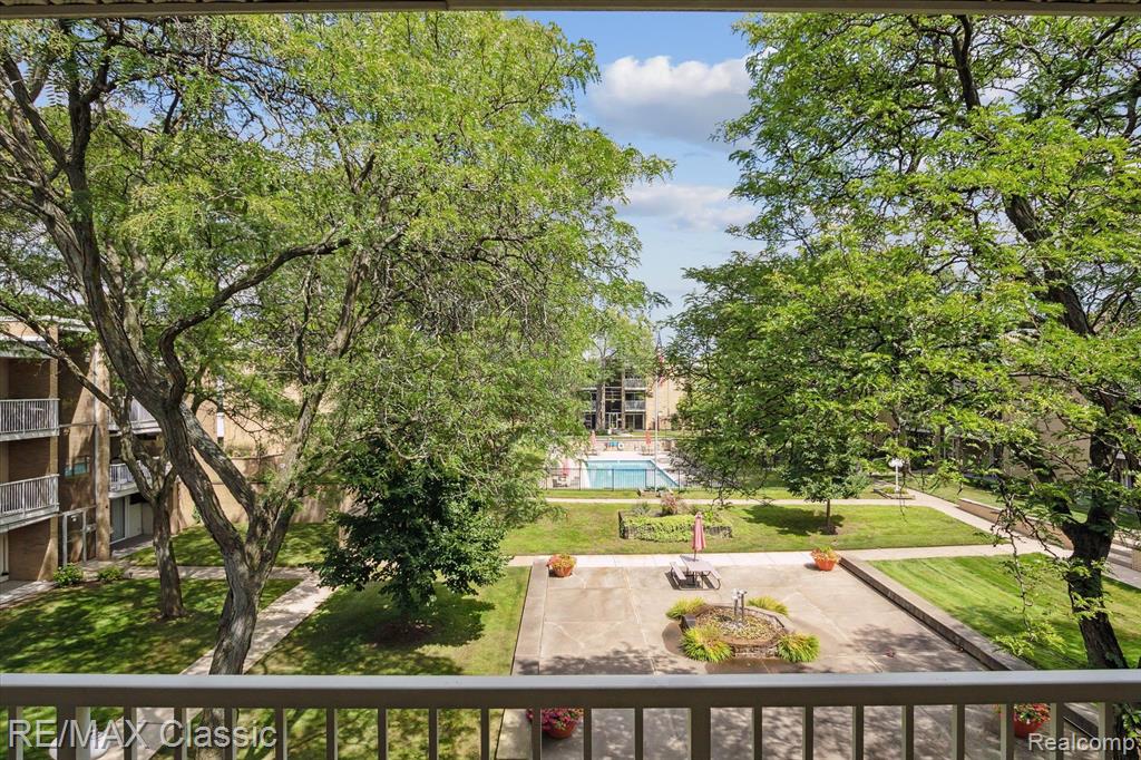 4905 CROOKS Road, A11, Royal Oak, MI 48073 — Photo 29