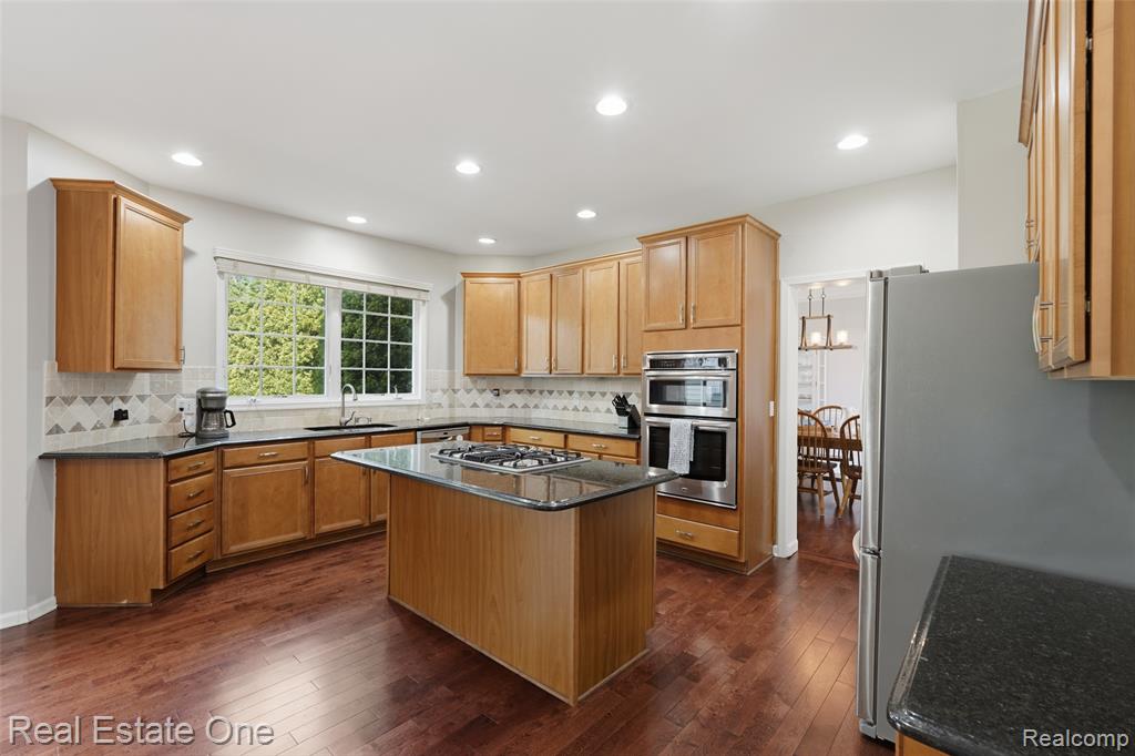 5097 Birkdale Drive, Commerce Twp, MI 48382 — Photo 14