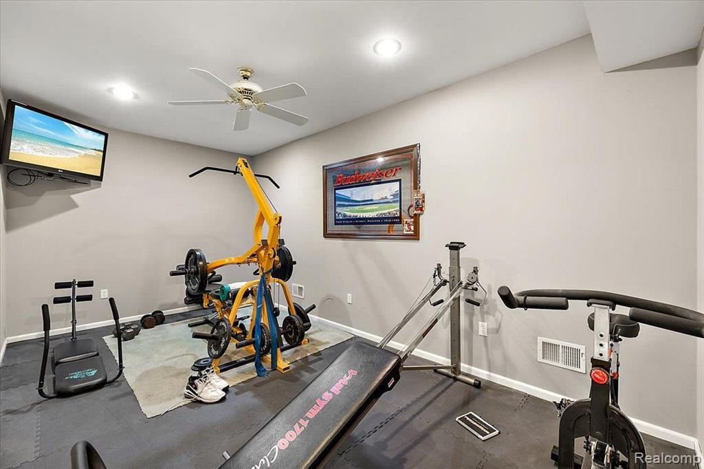 8449 S SHORE Drive, Clarkston, MI 48348 — Photo 54