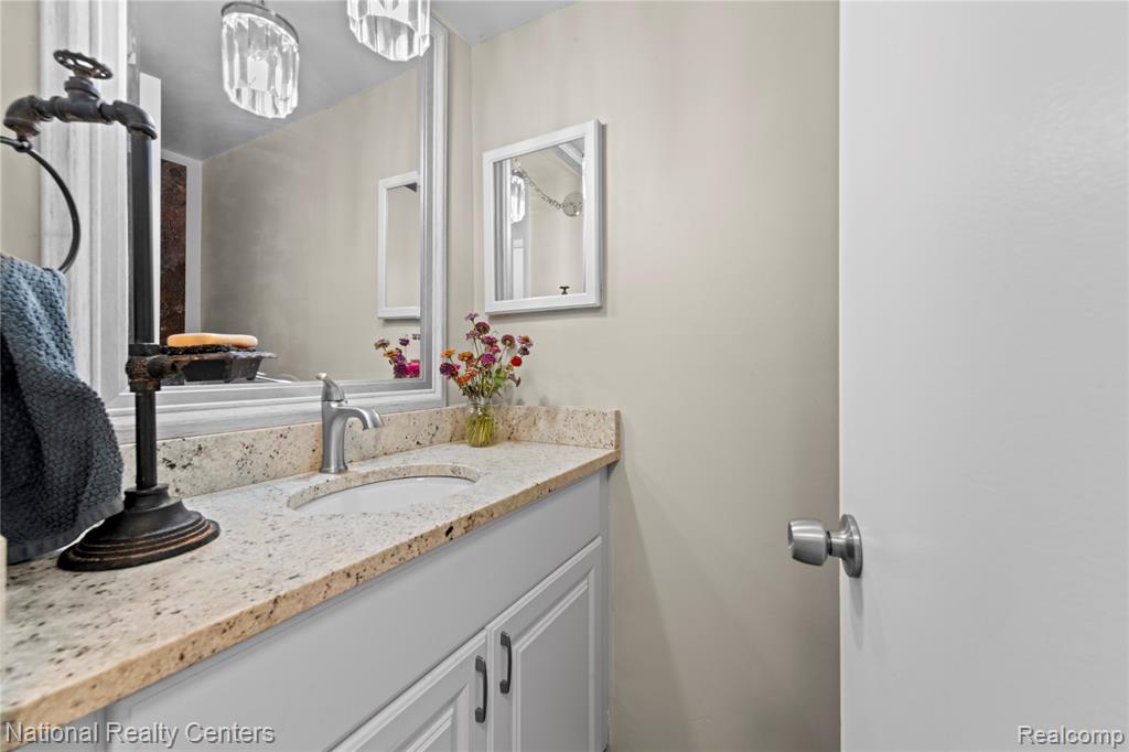 41333 Lagoon Court, Wayne, MI 48167 — Photo 12