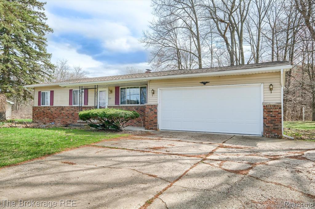 9370 Vienna Road, Otisville, MI 48463 — Photo 2