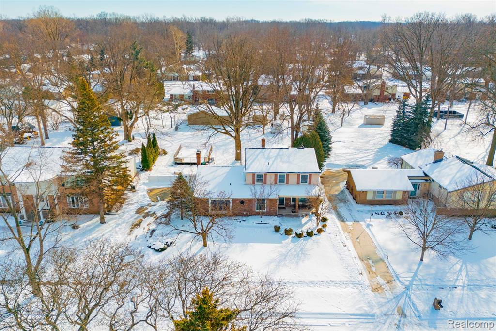 8425 HAMPTON Road, Grosse Ile, MI 48138 — Photo 2