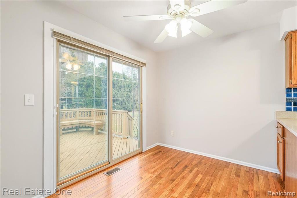 16161 WEATHERFIELD Drive, Northville, MI 48168 — Photo 27