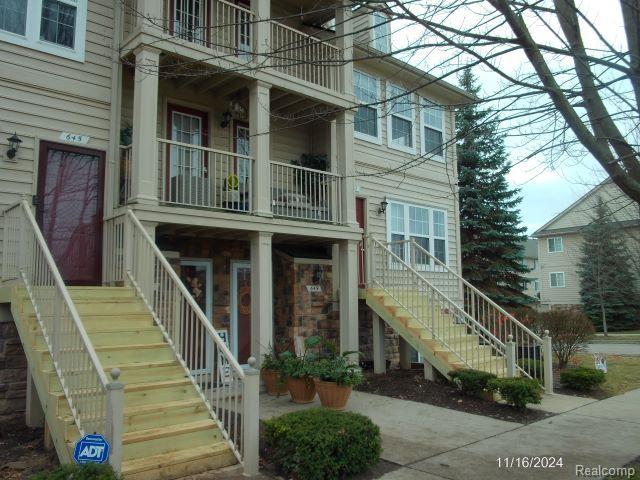 649 LEWA DOWNS Drive, Pontiac, MI 48341 — front exterior