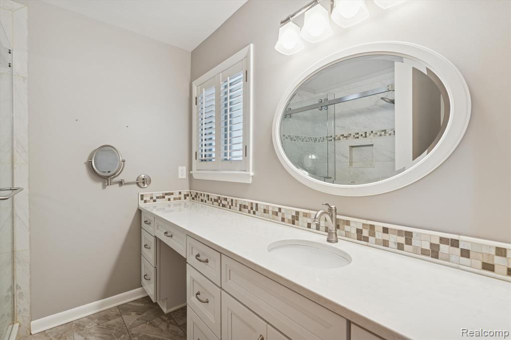 7127 Meadowvue Drive, Grand Blanc, MI 48439 — Photo 28