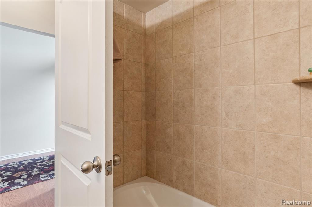5104 Hawkseye Trace, Warren, MI 48092 — Photo 28