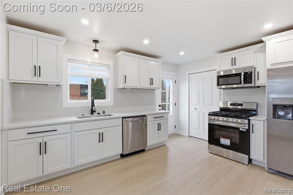5008 McKinley Street, Dearborn Heights, MI 48125 — Photo 5