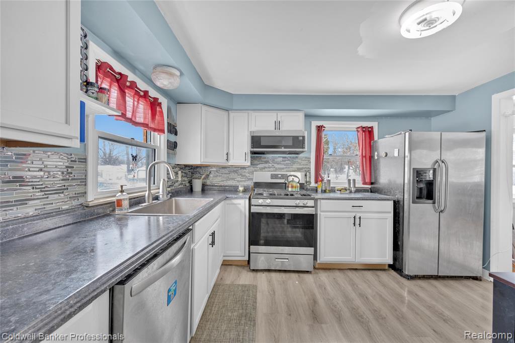 413 Turrill Avenue, Lapeer, MI 48446 — Photo 9