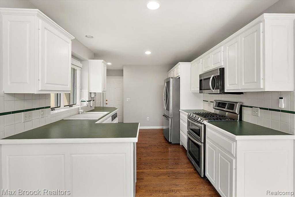 1317 Castlewood Drive, White Lake, MI — Photo 10