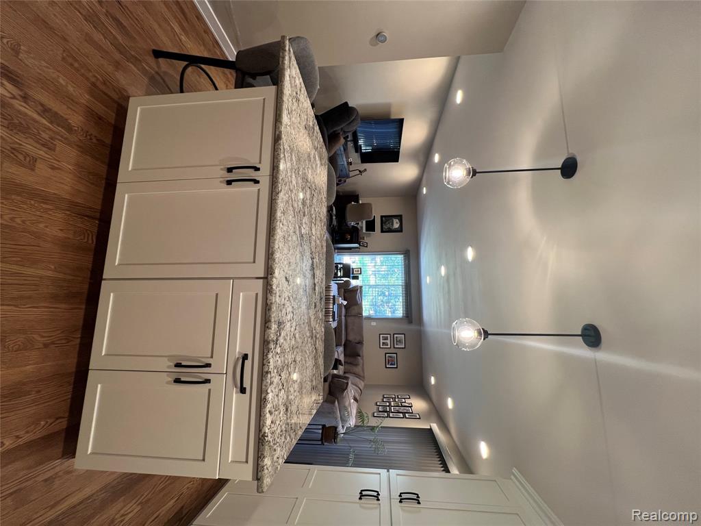 9065 Newport Way, 19, Livonia, MI 48150 — Photo 10