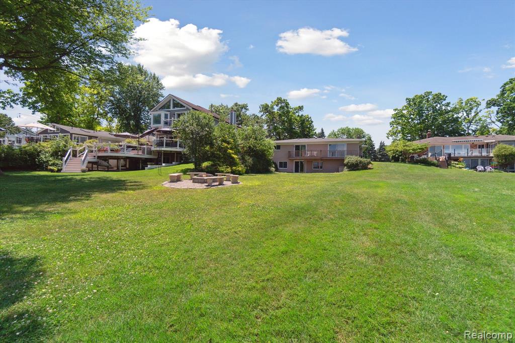 7262 Hatchery Road, Waterford, MI 48327 — Photo 40