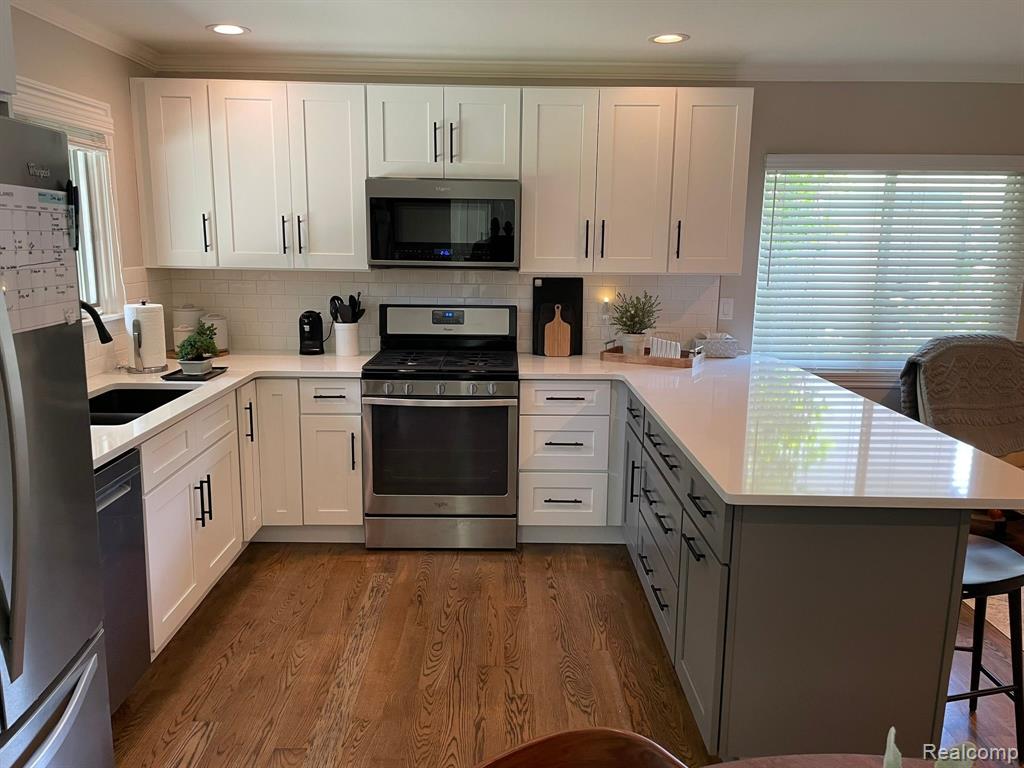 6832 MONTFORT Drive, Canton, MI 48187 — Photo 20