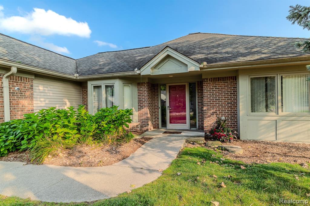 21382 MAGNOLIA Court, 1, Farmington Hills, MI 48336 — Photo 2