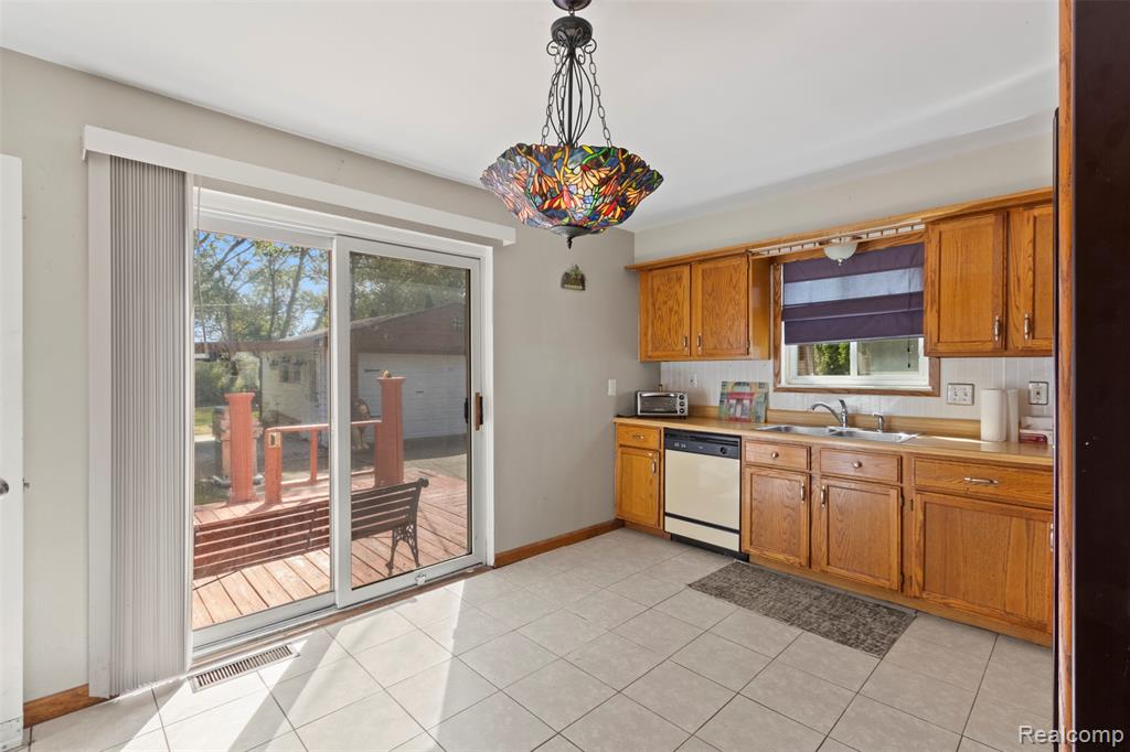 4952 Bernice Avenue, Warren, MI 48091 — Photo 6