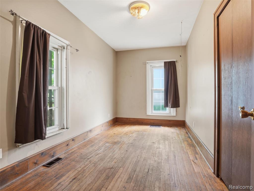 69 E Burdick Street, Oxford, MI 48371 — Photo 15