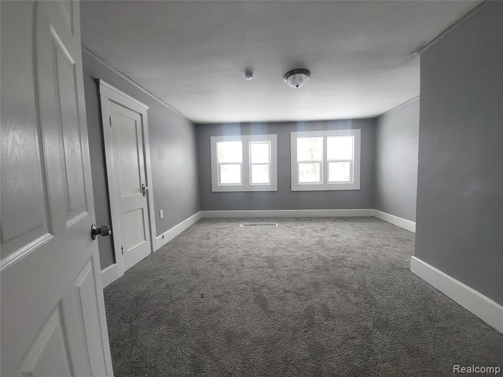 66 W Montana Street, Highland Park, MI 48203 — Photo 12