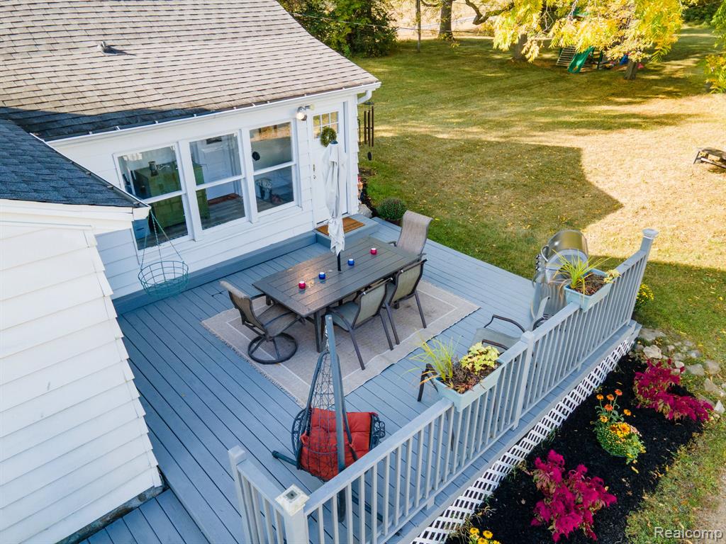 571 N Baldwin Road, Brandon, MI 48371 — Photo 2