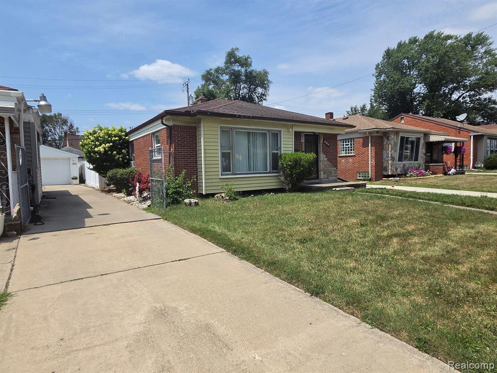 20253 Plainview Avenue - Photo 3