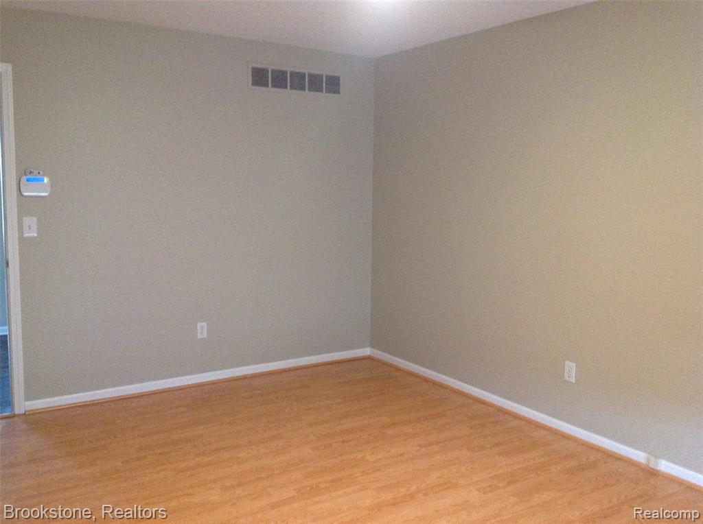 35484 Grant, New Baltimore, MI 48047 — Photo 25