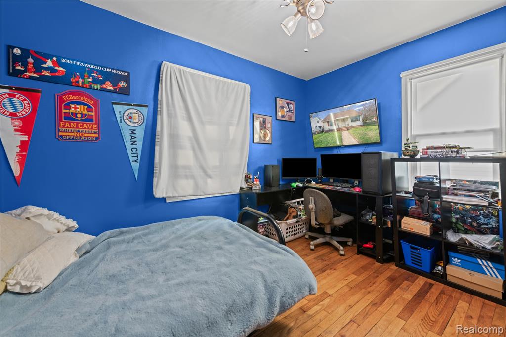 527 E Sunnybrook Drive, Royal Oak, MI 48073 — Photo 11