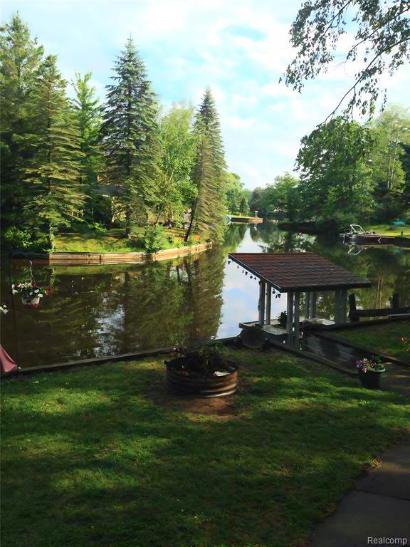 942 Pequot Lane, Hope, MI 48628 — Photo 25