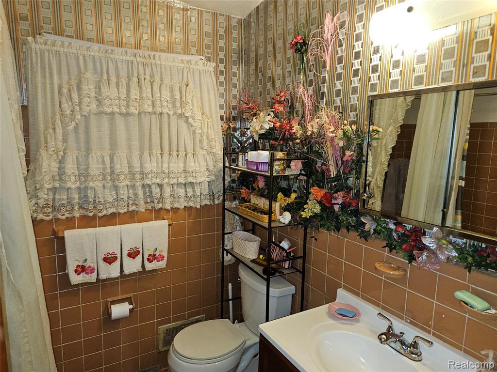 20201 Cherokee Street, Detroit, MI 48219 — Photo 10