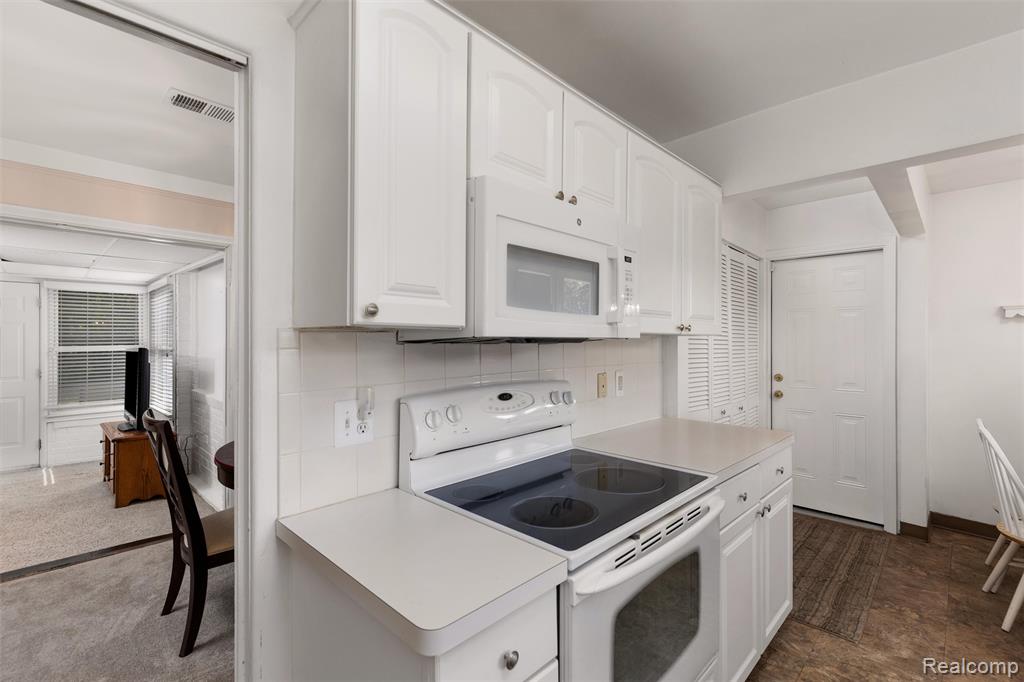 31220 Sheridan Drive, Beverly Hills, MI 48025 — Photo 22