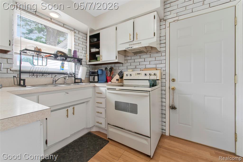 9072 Chesterfield Drive, Swartz Creek, MI 48473 — Photo 9