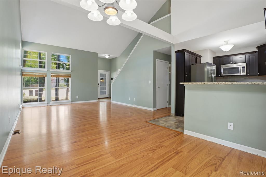 825 Summer Creek Court SE, Grand Rapids, MI 49508 — Photo 6