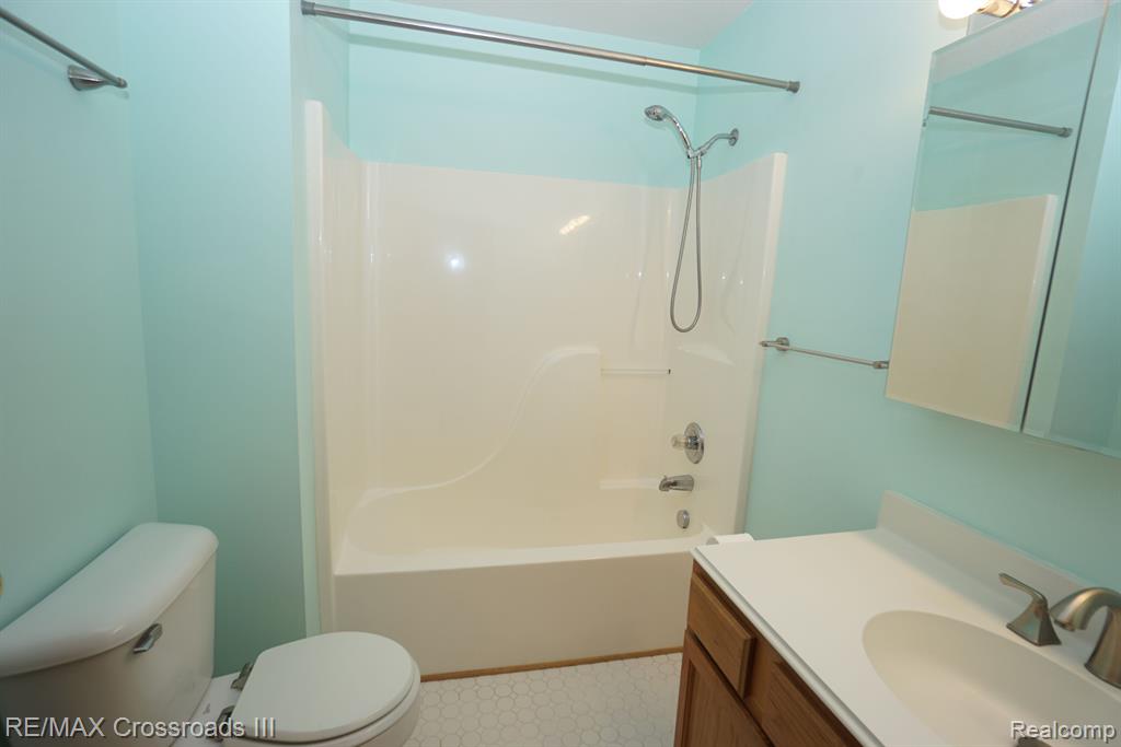 45910 PURPLE SAGE Court, Van Buren, MI 48111 — Photo 13