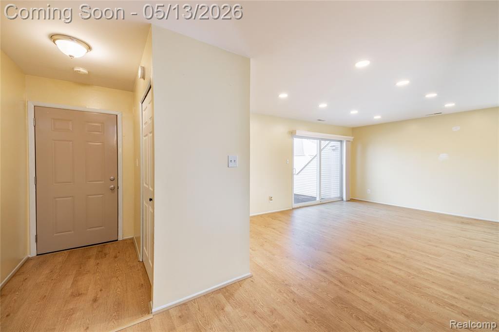 8127 Colony Drive, 23, Grosse Ile, MI 48138 — Photo 5