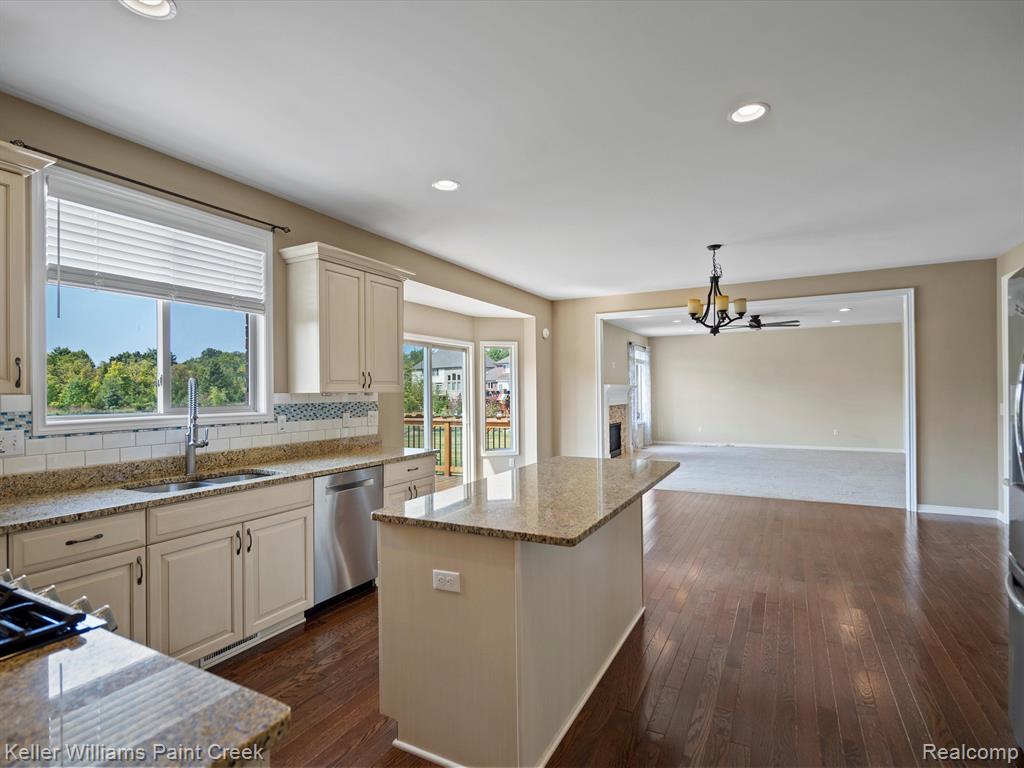 46267 Terrace Drive, Shelby Twp, MI 48317 — Photo 15