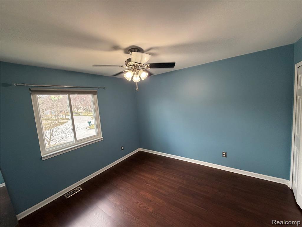 24489 Riverview Lane, Novi, MI — Photo 23