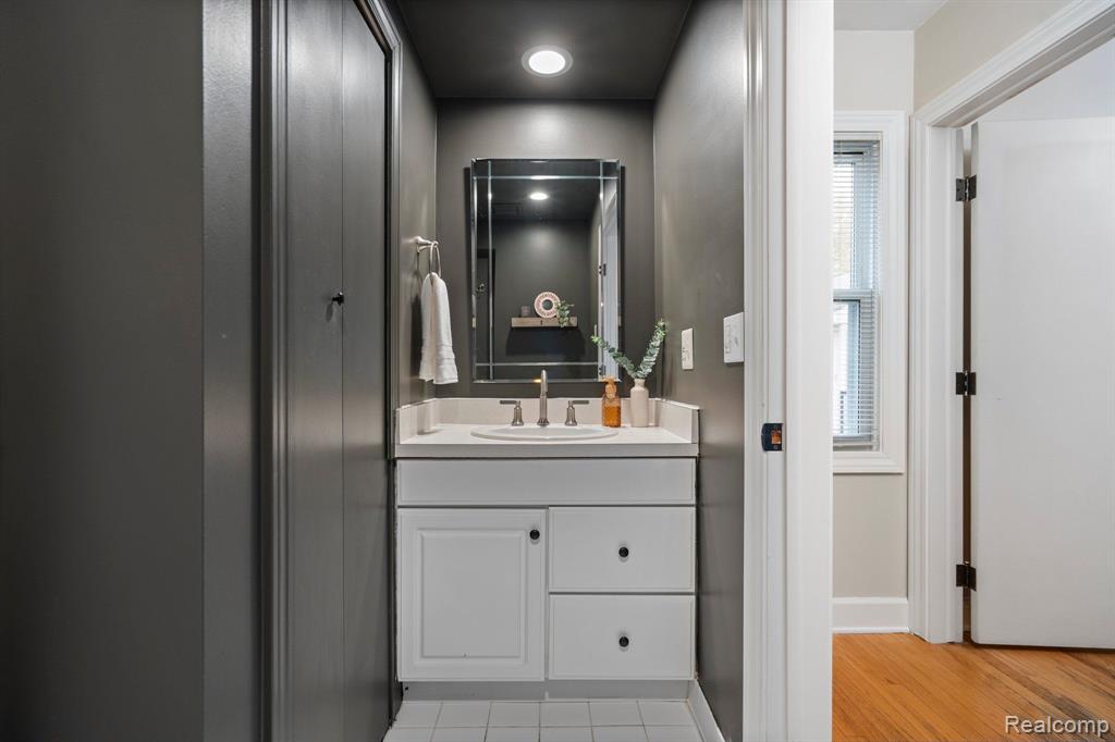 820 CHEROKEE Avenue, Royal Oak, MI 48067 — Photo 15