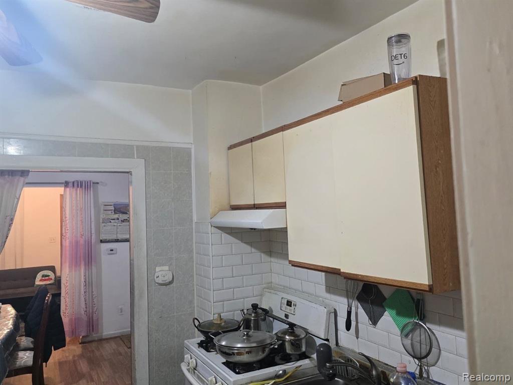 11412 McDougall Street, Hamtramck, MI 48212 — Photo 15