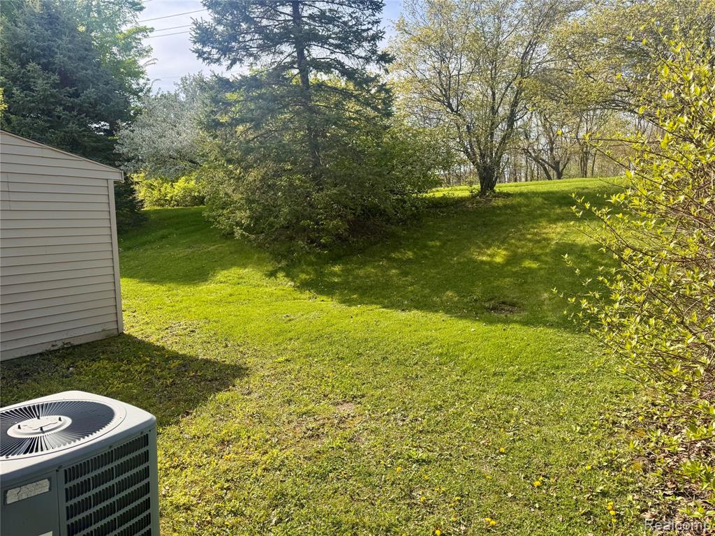 100 Riverview Circle, Saline, MI 48176 — Photo 19
