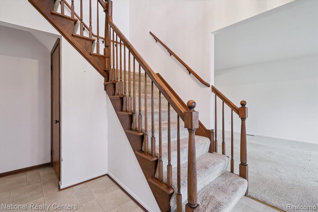 41250 Appleby Court, Northville, MI 48168 — Photo 25