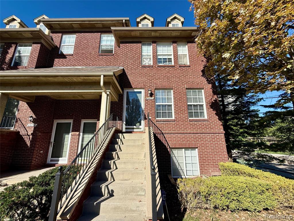 23407 Grayson Drive, Southfield, MI 48075