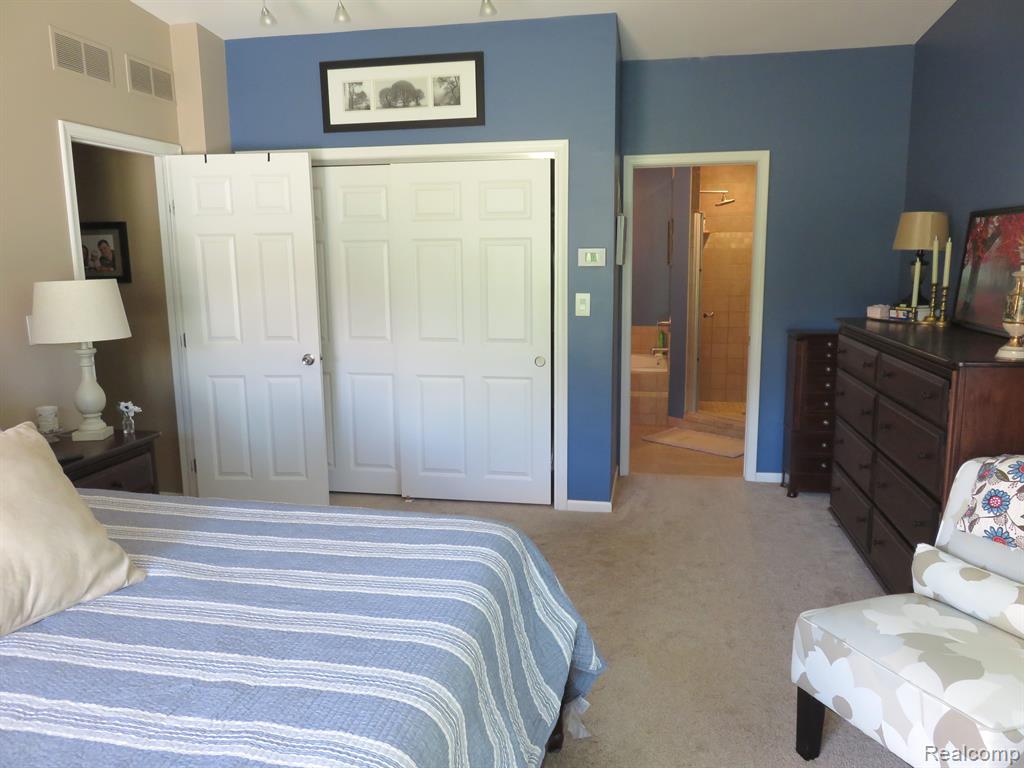 475 LOVELL Drive, Troy, MI 48085 — Photo 15
