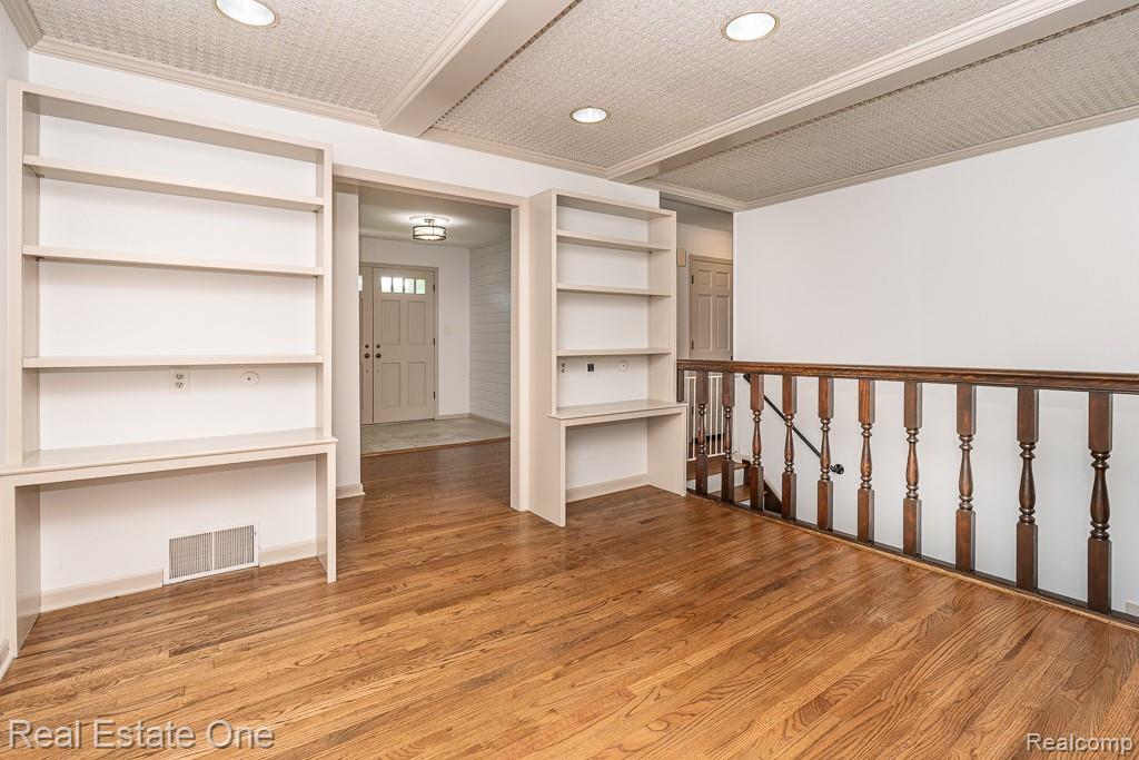 53081 Scenic Drive, Shelby Twp, MI 48316 — Photo 7