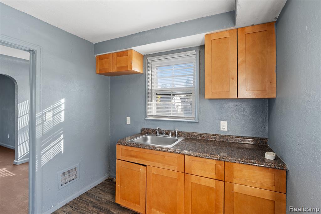 8601 Burt Road, Detroit, MI 48228 — Photo 11