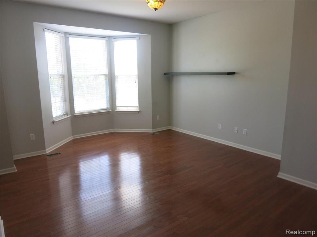 685 SUMMERFIELD Drive, Westland, MI — Photo 9