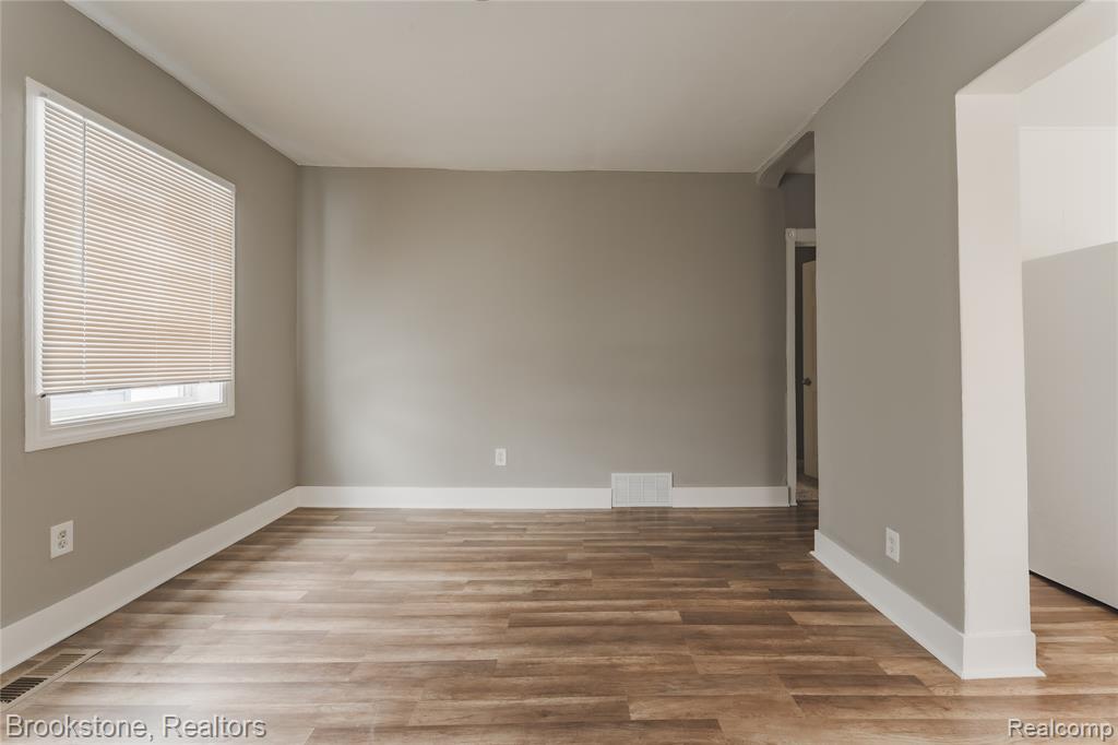 671 E Mansfield Avenue, Pontiac, MI 48340 — Photo 4