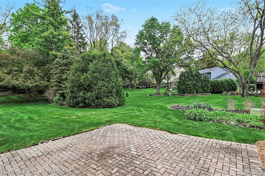 42542 Knollwood Court, Northville, MI 48168 — Photo 34