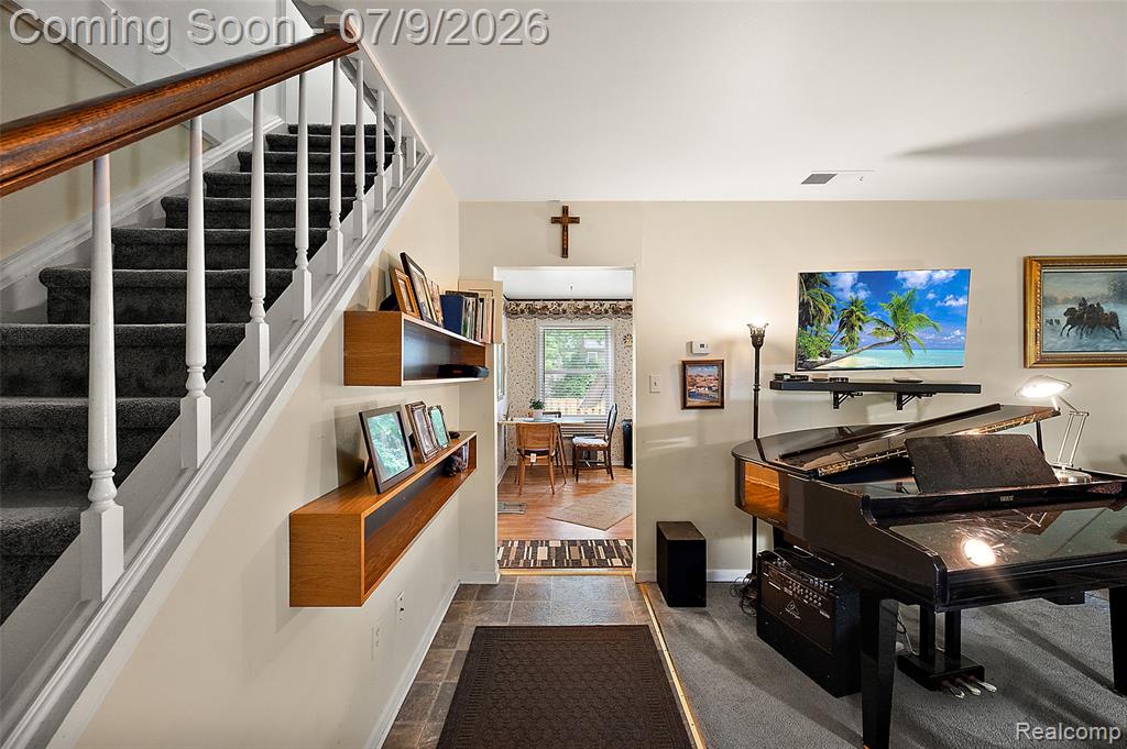 930 Little Hill Court, Rochester Hills, MI 48307 — Photo 20