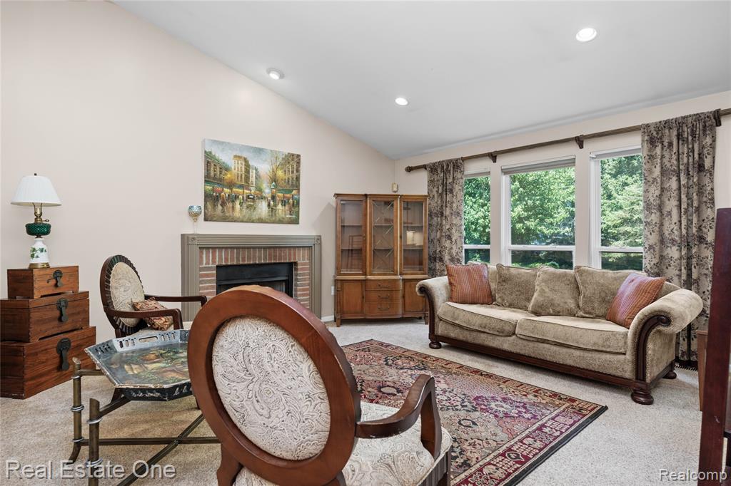 7570 Greenway Lane, West Bloomfield, MI 48324 — Photo 33