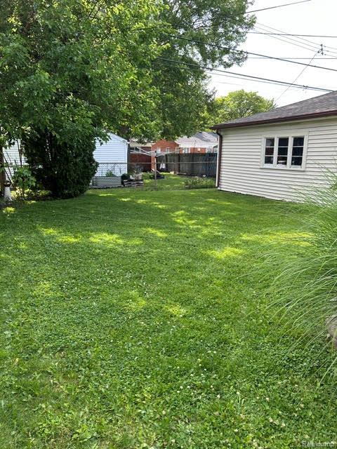 29701 Sherry Avenue, Madison Heights, MI 48071 — Photo 9