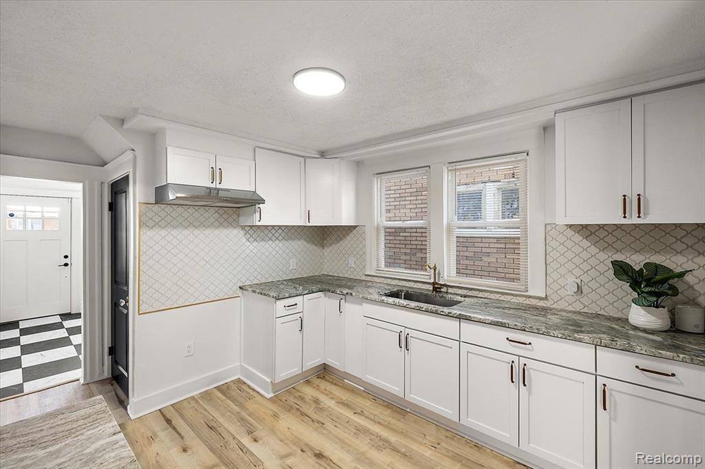 3869 Burns Street, Detroit, MI 48214 — Photo 12